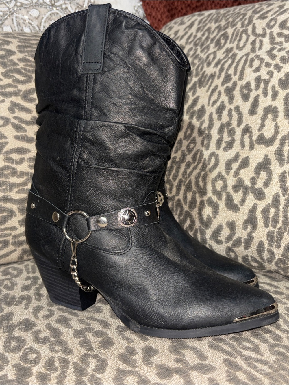 Dingo Olivia boot silver toe Black leather Western Ankle Boots Metal Harness 8.5